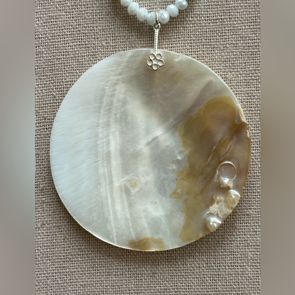 24 inch Mother of Pearl Necklace NWOT - Picture 12 of 16